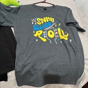 snhu Gildan Gray and Yellow Graphic Short Sleeve Tee